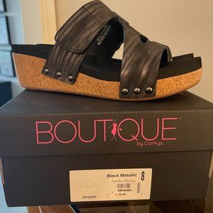 Corkys Boutique Zipadee Black Metallic Size 8
